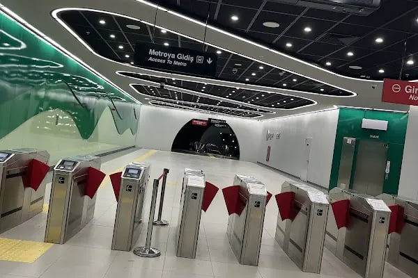 Arnavutköy Şehir Parkı Metro Durağı - Resim 5