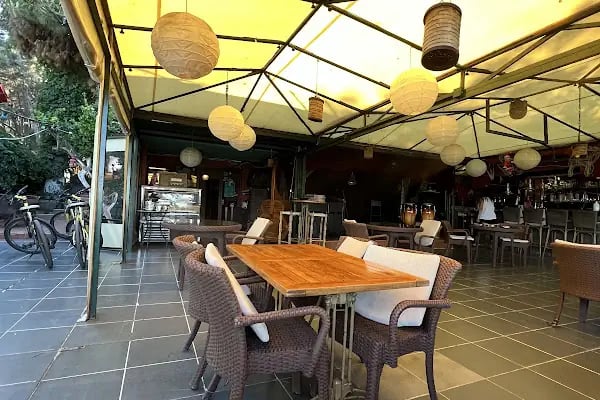 Tiara's Restaurant - Resim 4