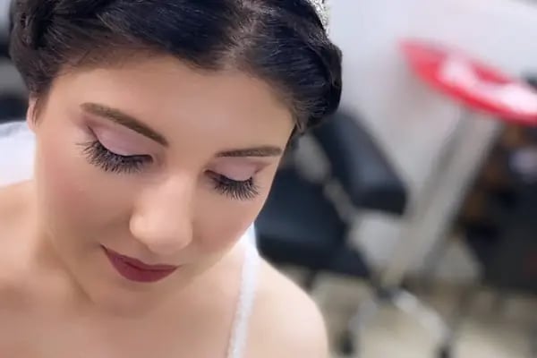 KUAFÖR NAZLI, 23 yıllık tecrübe heryıl yeni eğitimlere katılan bir salon - Resim 20