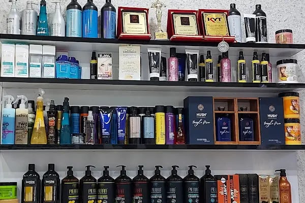 KUAFÖR NAZLI, 23 yıllık tecrübe heryıl yeni eğitimlere katılan bir salon - Resim 8
