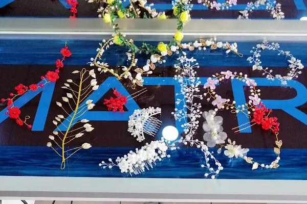 KUAFÖR NAZLI, 23 yıllık tecrübe heryıl yeni eğitimlere katılan bir salon - Resim 13