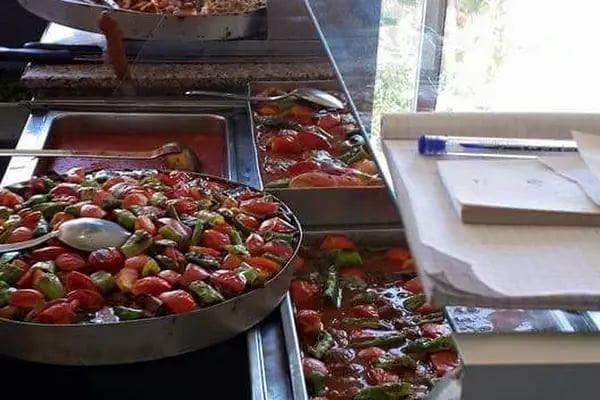 Nikopolis Cafe & Restaurant - Resim 7