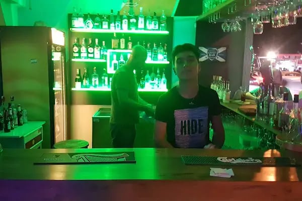 HORRIBLES KARAOKE BAR - Resim 15