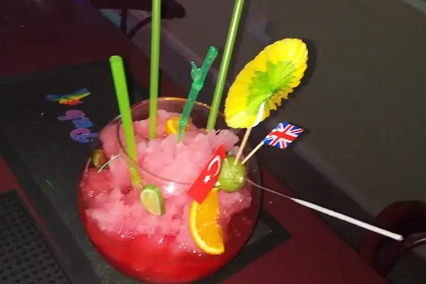 HORRIBLES KARAOKE BAR - Resim 11