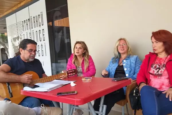 Bayraklı Sevgi Yolu - Resim 10