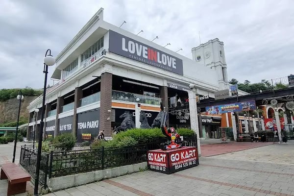 Lovelet Outlet Alışveriş Merkezi - Resim 2