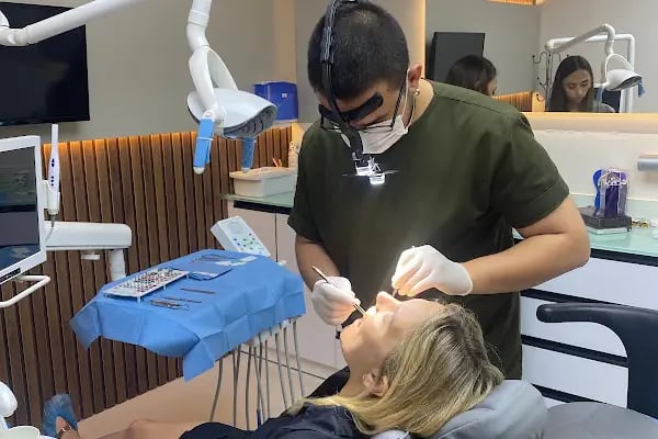İzmir Dent Özel Ağız ve Diş Sağlığı Polikliniği - Resim 12