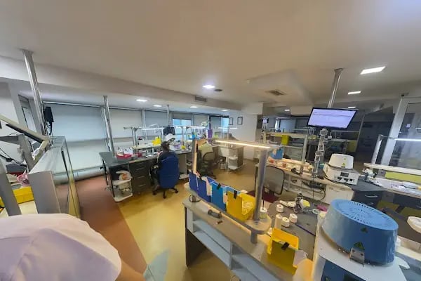 İzmir Dent Özel Ağız ve Diş Sağlığı Polikliniği - Resim 10