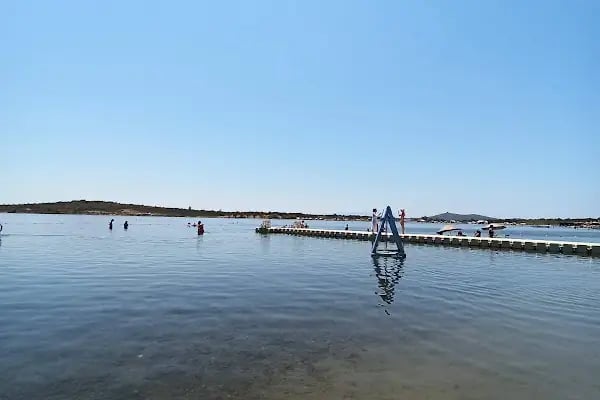Mola Beach Club - Resim 9