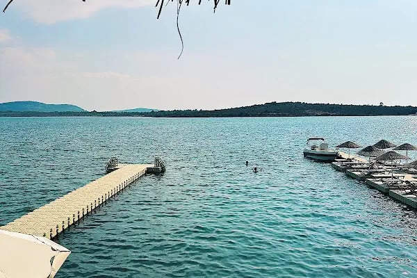 Mola Beach Club - Resim 4