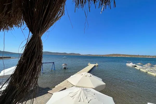 Mola Beach Club - Resim 3