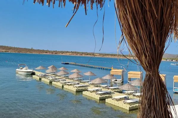 Mola Beach Club - Resim 6