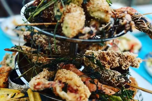 Garo's Restaurant - Resim 14