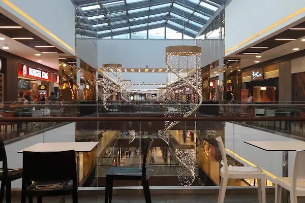 Novaland Outlet Alışveriş Merkezi - Resim 18