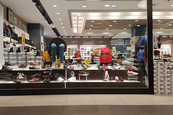 Novaland Outlet Alışveriş Merkezi - Resim 20