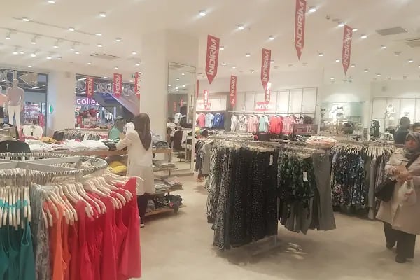 Novaland Outlet Alışveriş Merkezi - Resim 11