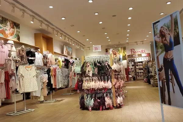 Novaland Outlet Alışveriş Merkezi - Resim 9