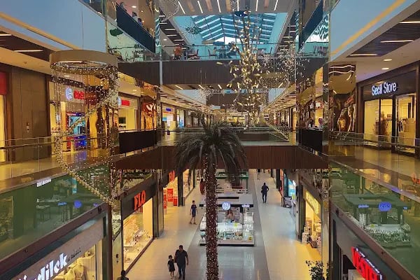 Novaland Outlet Alışveriş Merkezi - Resim 3
