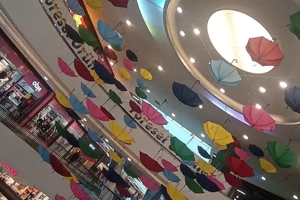 Novaland Outlet Alışveriş Merkezi - Resim 6