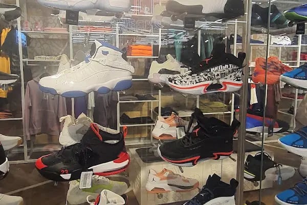 Sneaks Up - Terracity Antalya Avm - Resim 3