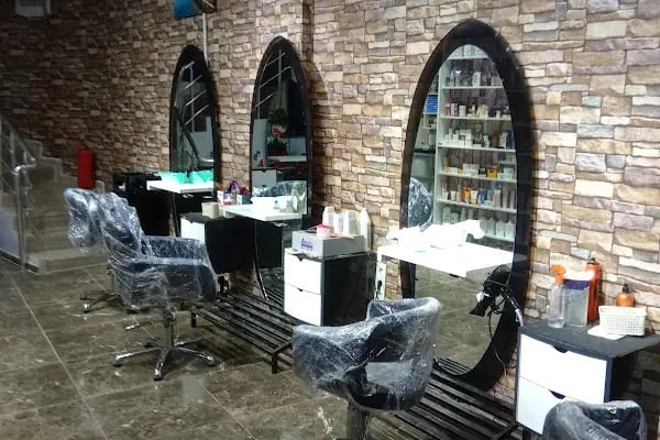 ALEYNA BAYAN KUAFÖRÜ VE GÜZELLİK SALONU - Resim 1