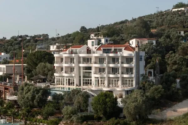 Urga Restaurant &amp; Beach - Resim 12