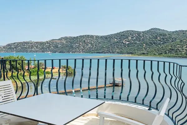 Urga Restaurant &amp; Beach - Resim 7