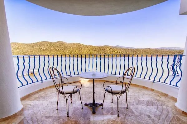 Urga Restaurant &amp; Beach - Resim 5