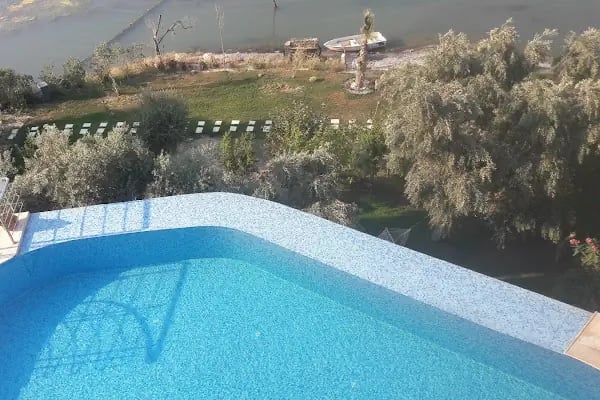 Urga Restaurant &amp; Beach - Resim 3