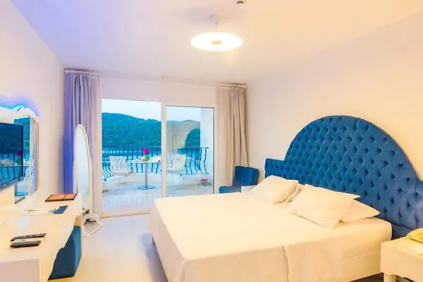 Urga Restaurant &amp; Beach - Resim 2