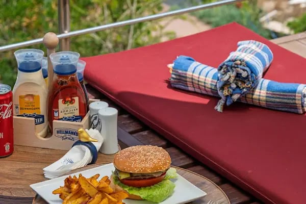 Urga Restaurant &amp; Beach - Resim 19