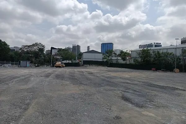 Bağcılar Belediyesi Mahmutbey Tır Parkı - Resim 11