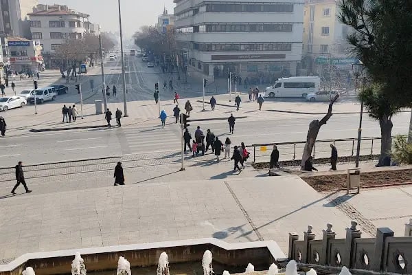 Türkiye İş Bankası Konya Şubesi - Resim 7