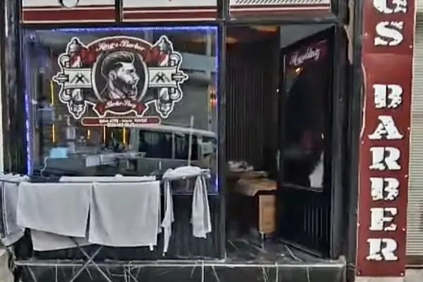 KİNGS BARBERSHOP - Resim 2