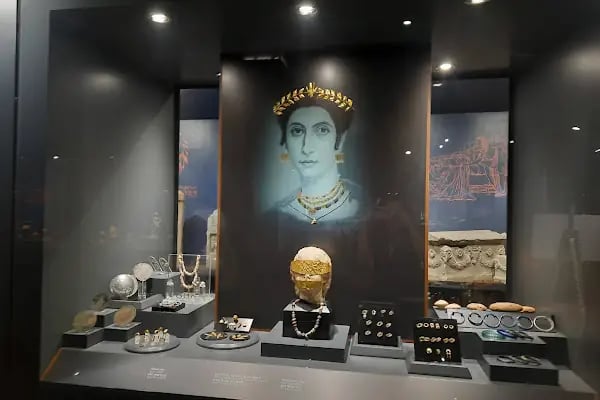 Ödemiş Arkeoloji ve Etnografya Müzesi - Resim 11