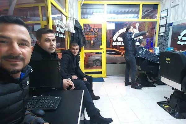 AZİZ ERKEK KUAFÖRÜ - Resim 13