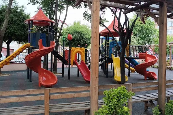 Zeki Şengör Parkı - Resim 18