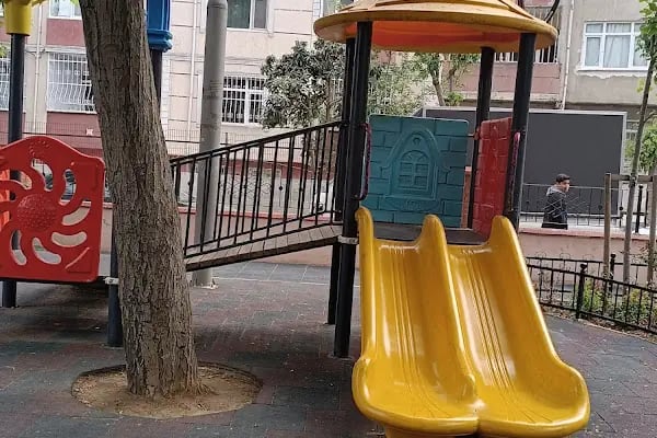 Zeki Şengör Parkı - Resim 12