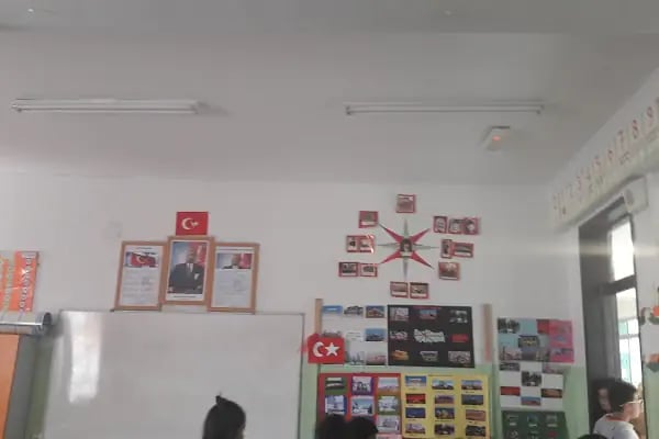 Karapürçek Şehit Ferhat Muratoğlu Ilkokulu - Resim 4