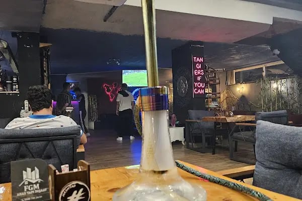 Küçük Adam (Cafe &amp; Pub) - Resim 12