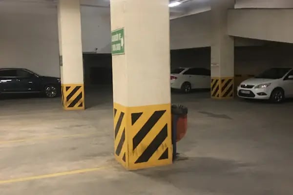 Burbak Kapalı Otopark - Resim 15