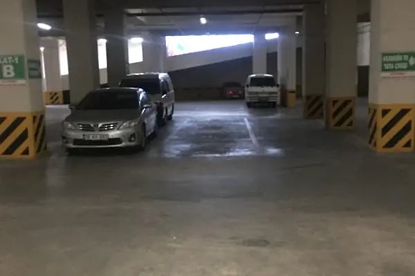 Burbak Kapalı Otopark - Resim 4