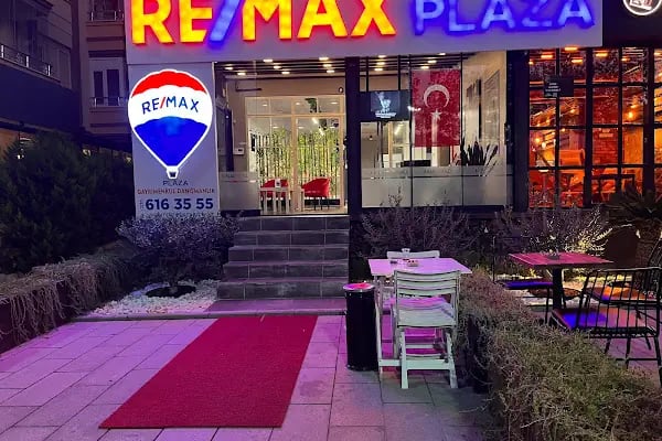REMAX Plaza Gayrimenkul - Resim 3
