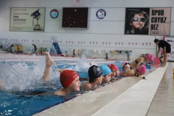 Atıcılar Olimpik Yüzme Havuzu Cimnastik Salonu - Resim 16