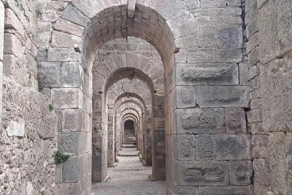 Traianus Tapınağı - Resim 2