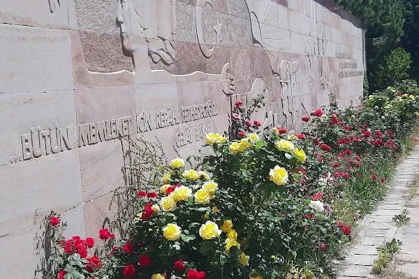 T.C Cumhurbaşkanlığı Celal Bayar Anıtı, Kütüphane ve Müzesi - Resim 7