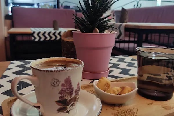 Eflatun cafe - Resim 2