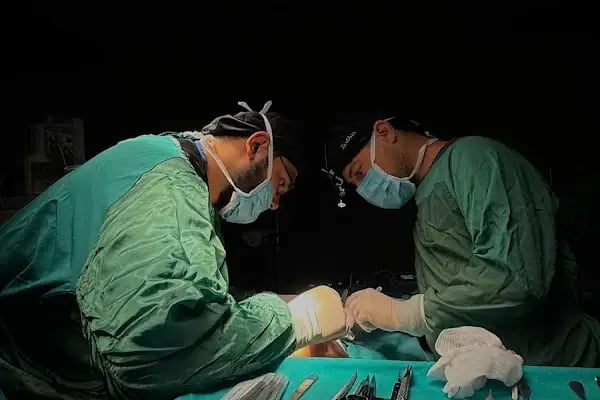 Op. Dr. Tiber Menteşe - Resim 4