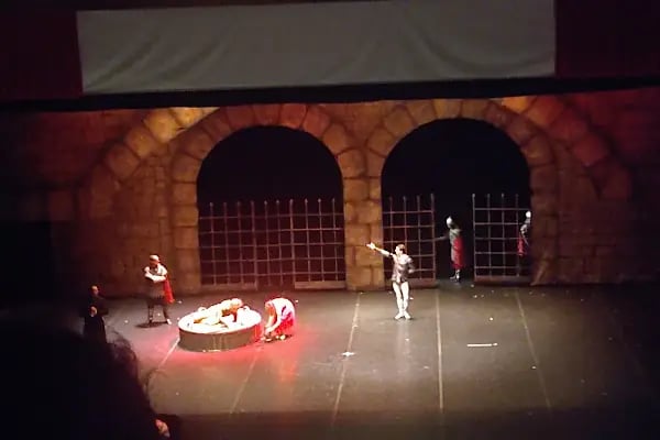 İzmir Devlet Opera ve Balesi Necdet Aydın Sahnesi - Resim 18