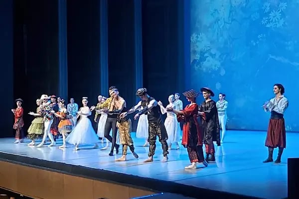 İzmir Devlet Opera ve Balesi Necdet Aydın Sahnesi - Resim 12